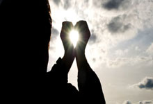 西甲最新积分战报 马竞退出争冠?姆巴佩2球 皇马胜弱旅追上巴萨.